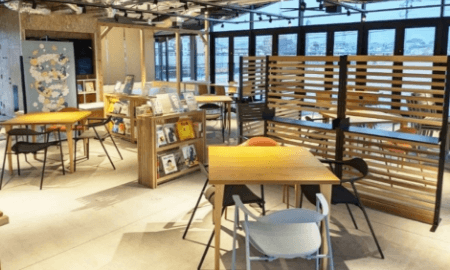 鮎壺テラスにオープンした「UzuUzuライブラリ」の画像